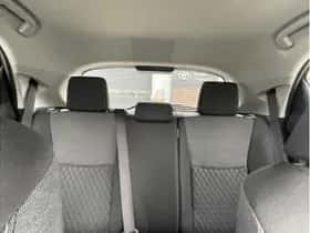 Toyota Yaris (2023) thumbnail 10