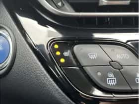 Toyota C-HR (2021) thumbnail 37