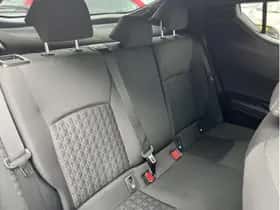 Toyota C-HR (2021) thumbnail 9