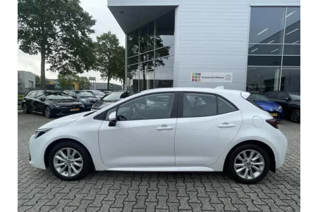 Toyota Corolla (2024) thumbnail 4