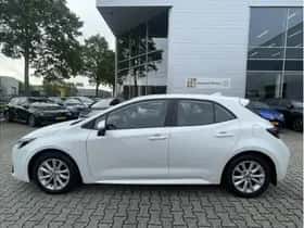 Toyota Corolla (2024) thumbnail 4