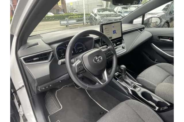 Toyota Corolla (2024) thumbnail 6