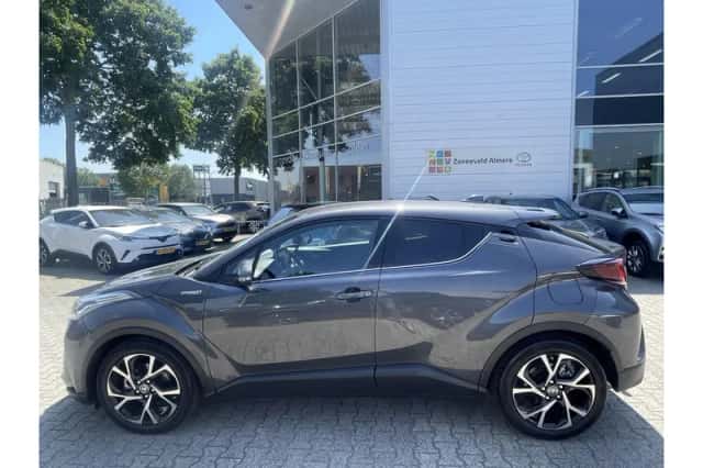 Toyota C-HR (2021) thumbnail 4