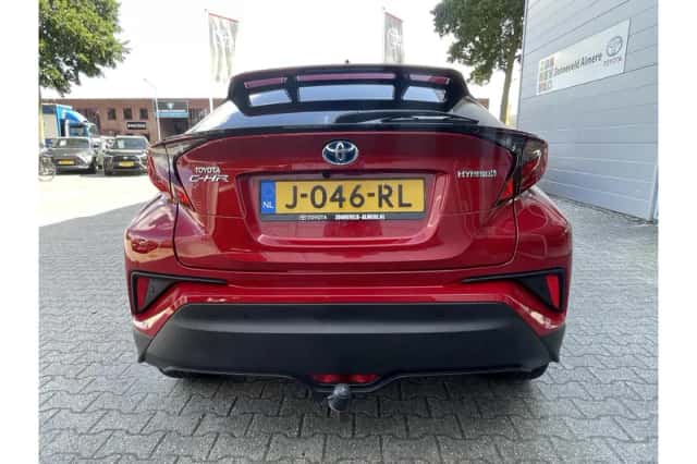 Toyota C-HR (2020) thumbnail 5