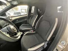 Toyota Aygo X (2022) thumbnail 7