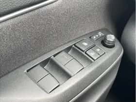 Toyota Yaris Cross (2025) thumbnail 31