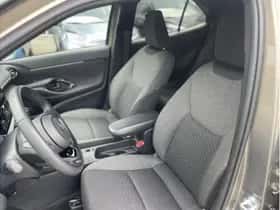 Toyota Yaris Cross (2025) thumbnail 7