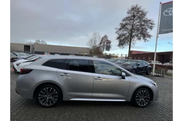 Toyota Corolla (2025) thumbnail 4
