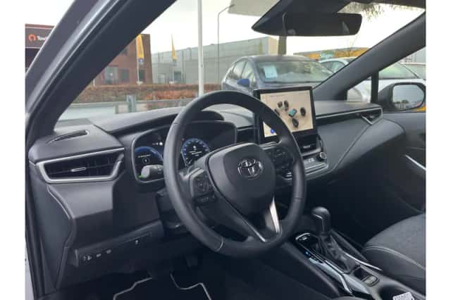 Toyota Corolla (2025) thumbnail 6
