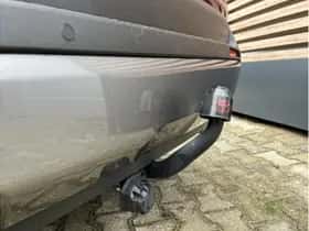 Toyota RAV4 (2021) thumbnail 2