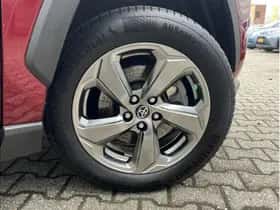 Toyota RAV4 (2021) thumbnail 3