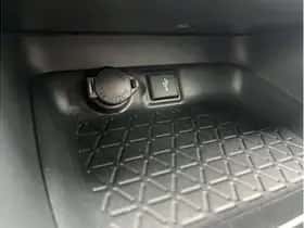 Toyota RAV4 (2021) thumbnail 30