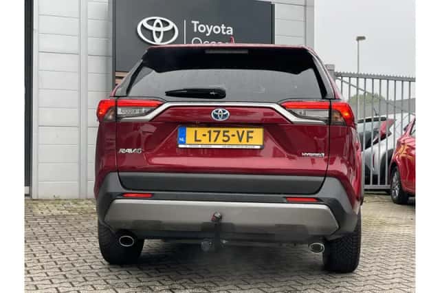 Toyota RAV4 (2021) thumbnail 5