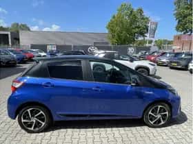 Toyota Yaris (2019) thumbnail 2