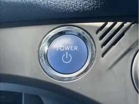 Toyota Yaris (2019) thumbnail 29