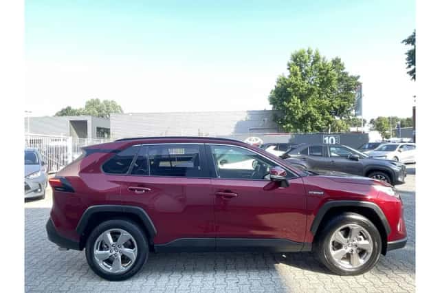 Toyota RAV4 (2021) thumbnail 4