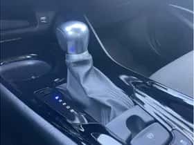 Toyota C-HR (2020) thumbnail 13