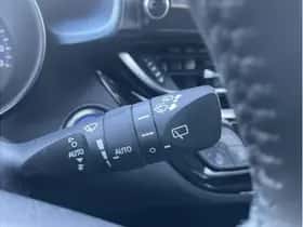 Toyota C-HR (2020) thumbnail 19