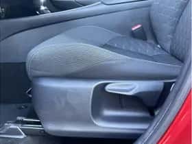 Toyota C-HR (2020) thumbnail 26