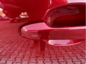 Toyota C-HR (2020) thumbnail 36