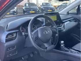 Toyota C-HR (2020) thumbnail 6