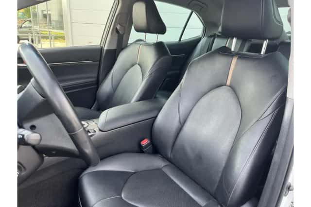Toyota Camry (2020) thumbnail 4