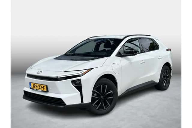Toyota bZ4X (2025) thumbnail 1
