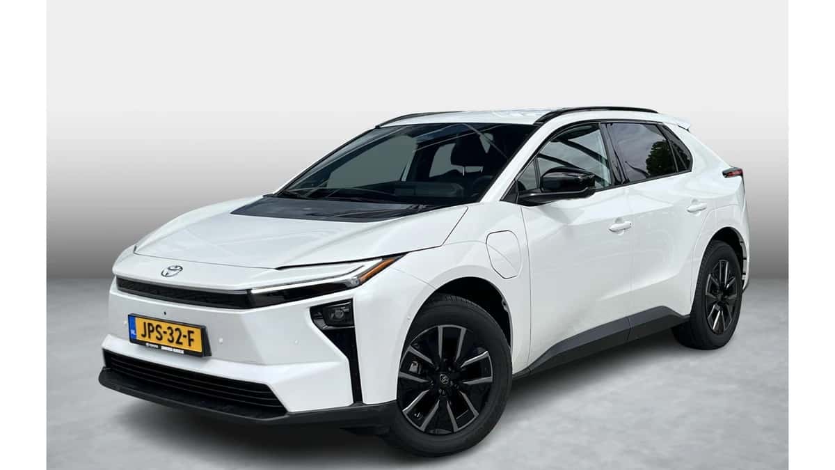 Toyota bZ4X (2025) — foto 1