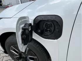 Toyota bZ4X (2025) thumbnail 6