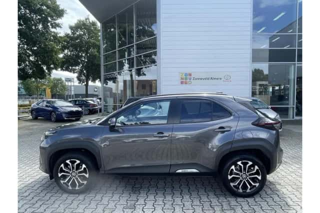 Toyota Yaris Cross (2024) thumbnail 4