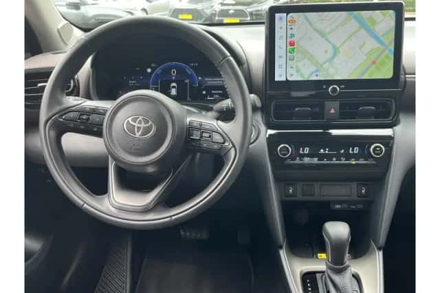 Toyota Yaris Cross (2024) thumbnail 2
