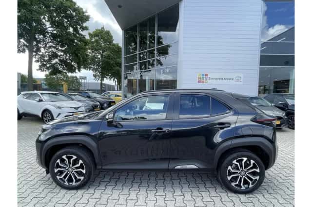 Toyota Yaris Cross (2024) thumbnail 2