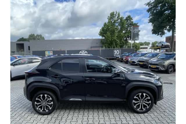 Toyota Yaris Cross (2024) thumbnail 4