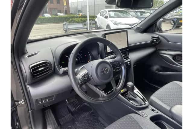 Toyota Yaris Cross (2024) thumbnail 6