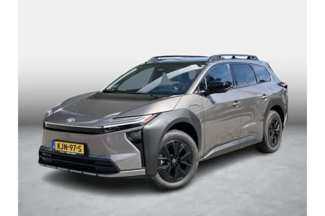 Toyota bZ4X (2026) thumbnail 1