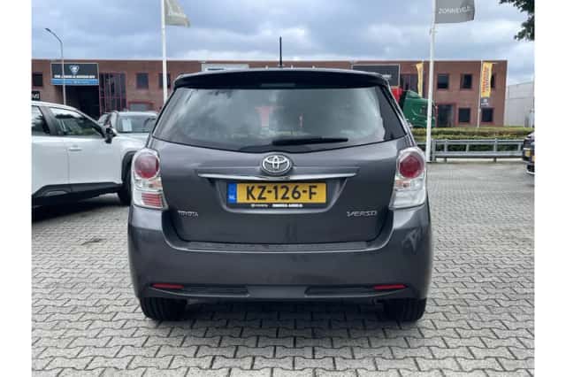 Toyota Verso (2016) thumbnail 5