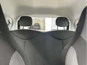 Toyota Aygo (2017) thumbnail 9