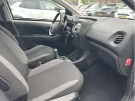 Toyota Aygo (2017) thumbnail 10