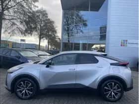 Toyota C-HR (2025) thumbnail 2