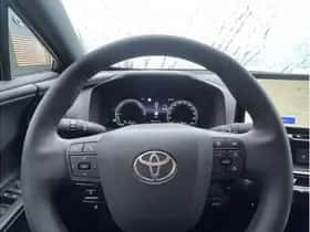 Toyota C-HR (2025) thumbnail 15