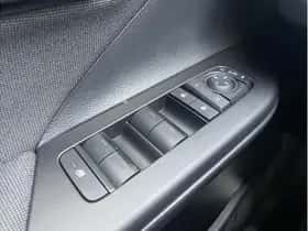 Toyota C-HR (2025) thumbnail 31