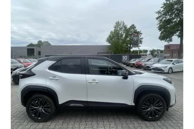 Toyota Yaris Cross (2024) thumbnail 2