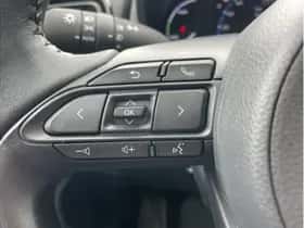 Toyota Yaris Cross (2024) thumbnail 16