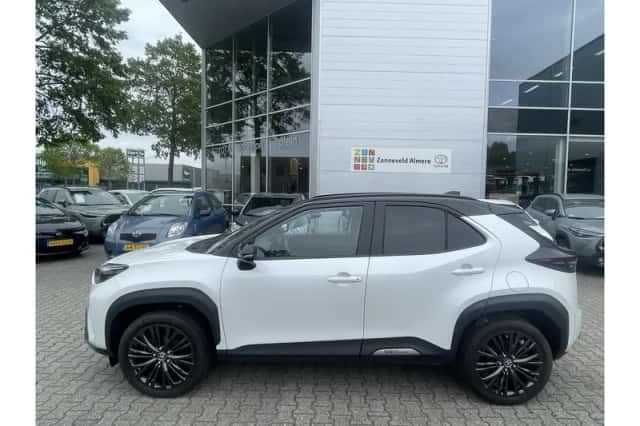 Toyota Yaris Cross (2024) thumbnail 4