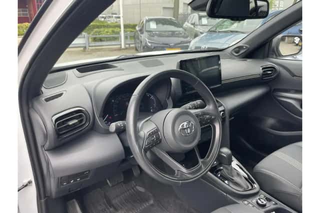 Toyota Yaris Cross (2024) thumbnail 6