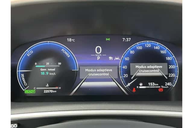 Toyota Corolla (2024) thumbnail 3