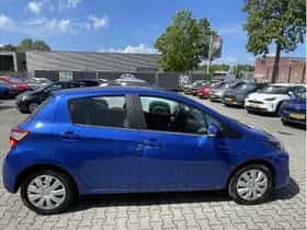 Toyota Yaris (2018) thumbnail 2
