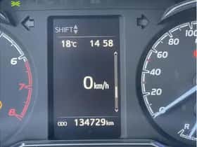 Toyota Yaris (2018) thumbnail 12