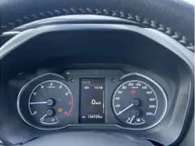 Toyota Yaris (2018) thumbnail 14