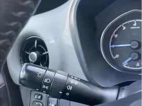 Toyota Yaris (2018) thumbnail 15